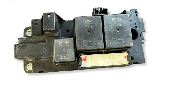 Toyota Prius (XW30) Relay mounting block G92Z133011