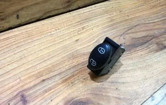 Central locking switch button