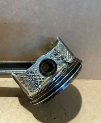Volvo V50 Piston with connecting rod 