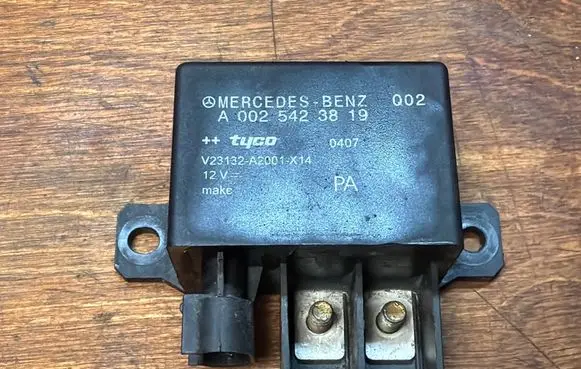 Mercedes-Benz E W212 Other relay A0025423819 23132A2001314