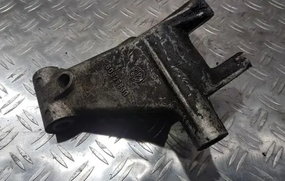 Fiat Bravo - Brava Engine mounting bracket 60602860