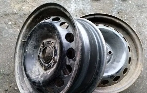 Volvo V70 R15 steel rim 9157507 2150517