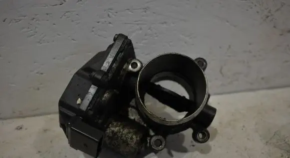 Audi A4 S4 B8 8K Throttle valve 03L128063E