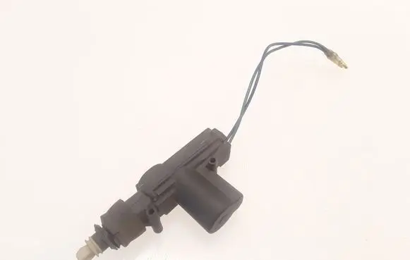 Volkswagen PASSAT B4 Central locking motor 