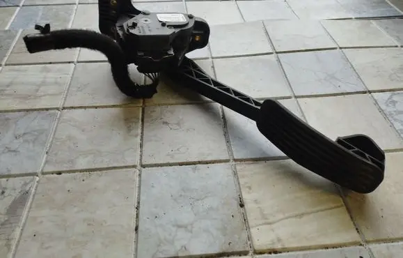 Volvo S80 Accelerator throttle pedal 6PV00853701 30636004