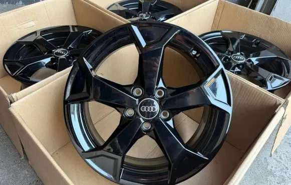 Audi Q3 8U R17 alloy rim 83A601025AM