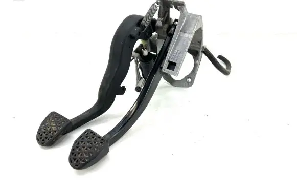 BMW 3 E90 E91 Pedal assembly 6757637 35006757637 6762250