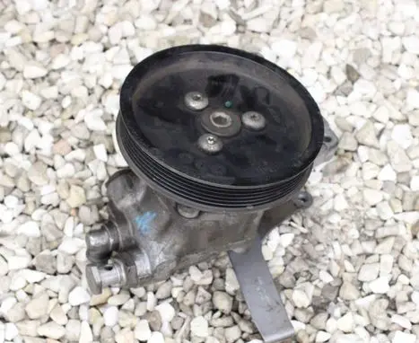 BMW 5 E60 E61 Power steering pump 6774698 6781486