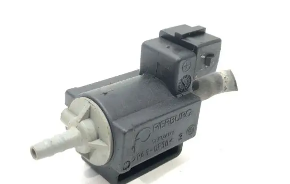 Jaguar XF Fuel pressure regulator 70243600