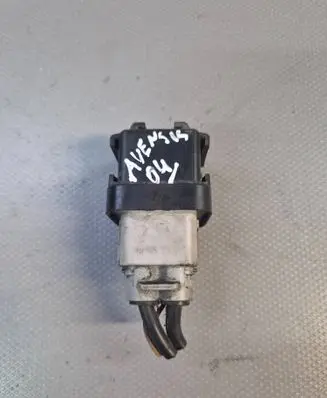 Toyota Avensis T250 Glow plug pre-heat relay 2861067010