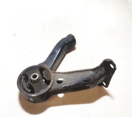 Mitsubishi Grandis Engine mount bracket mr594384