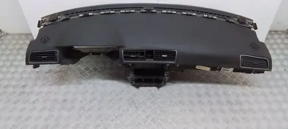 Volkswagen PASSAT B7 USA Dashboard 561857003 561880204A