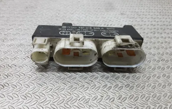 Volkswagen Transporter - Caravelle T4 Coolant fan relay 701919506A