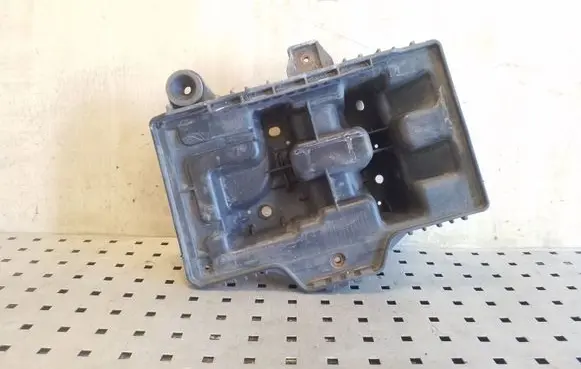 Battery tray