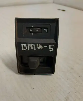 BMW 5 E34 Fog light switch 8110498