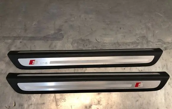 Audi Q5 SQ5 8R Front sill trim cover 8R0853373C 8R0853374C