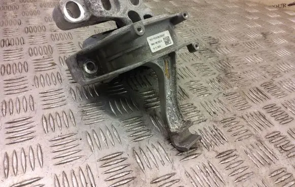 Cupra Formentor Engine mount bracket 5wa199262d