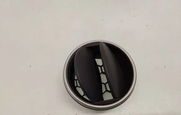 Seat Ibiza IV (6J,6P) Dash center air vent grill