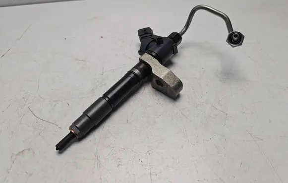 Fuel injector