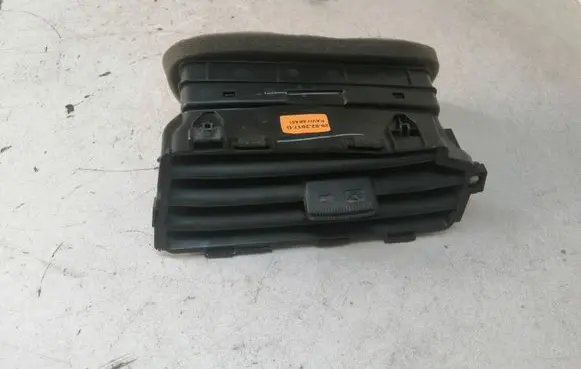 Hyundai i20 (GB IB) Dash center air vent grill AD160SSK01 84740C8050