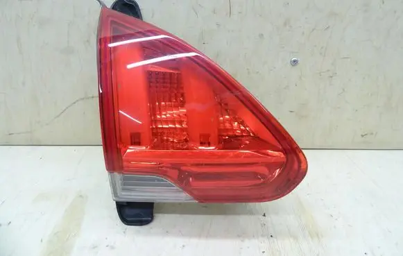 Tailgate rear/tail lights