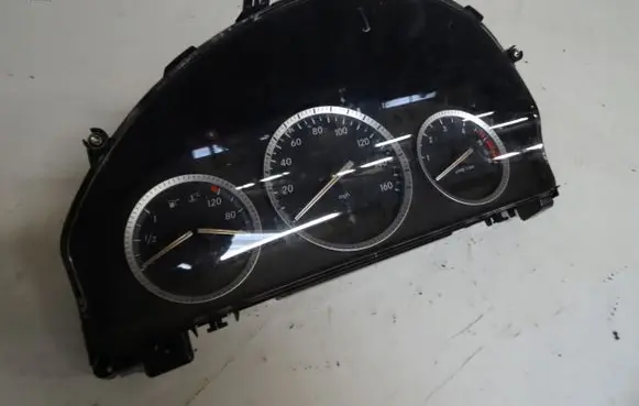 Mercedes-Benz C W204 Speedometer (instrument cluster) A2045404648