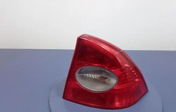Ford Focus C-MAX Rear/tail lights 5M51-13404-B