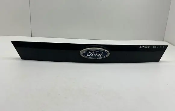 Ford Mondeo MK IV Trunk door license plate light bar 
