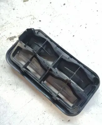 Opel Meriva B Quarter panel pressure vent 