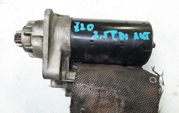 Volkswagen Touareg I Starter motor 070911023B