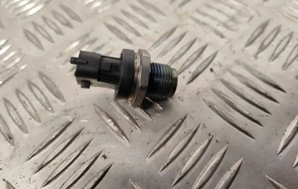 Fuel pressure sensor