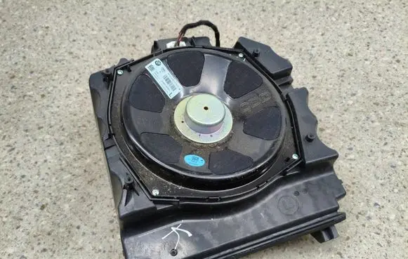 BMW 5 GT F07 Subwoofer speaker 9227475 18820010
