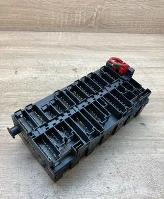 Volkswagen Transporter - Caravelle T4 Fuse module 357937039