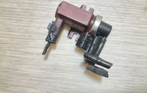 Volvo S40 Turbo solenoid valve 9650098380 0096602