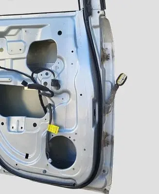 Opel Antara Rear door