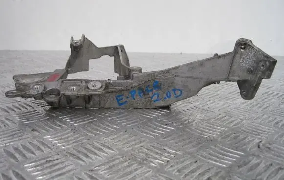 Jaguar XF Engine mount bracket G4D33L456DC