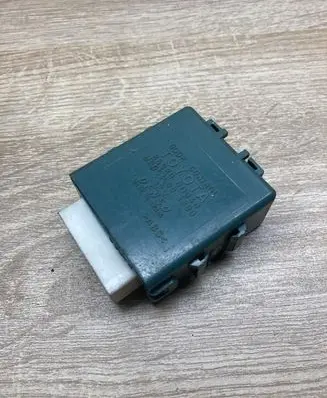 Toyota Yaris Door control unit/module 859800D040 MB0515003890