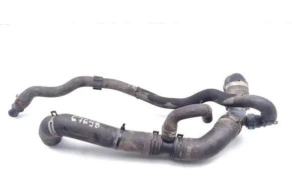 Land Rover Discovery 5 Engine coolant pipe/hose HPLA8286DA