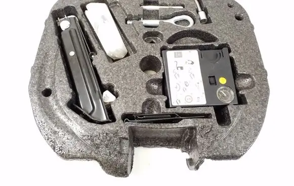 Mercedes-Benz SLK R171 Tool set A1716840537