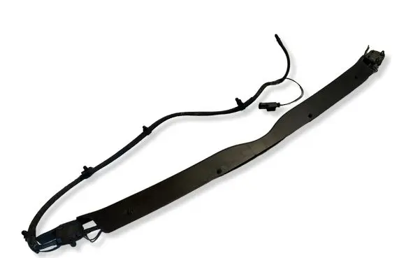 BMW 2 F46 Engine hood trim 7393393 20335610