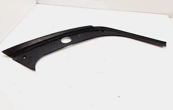 Mercedes-Benz GL X164 Rear side glass trim A1646700487