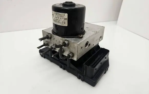 Mercedes-Benz C W202 ABS Pump A2025454732