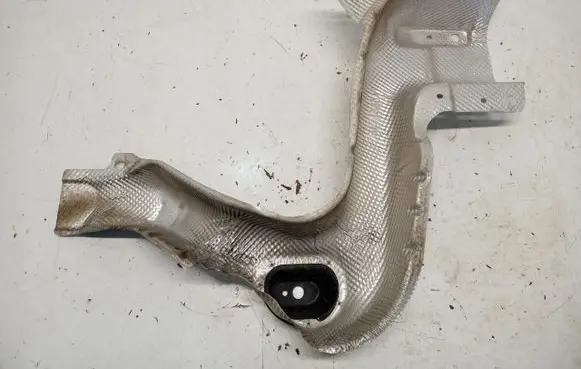Renault Captur Exhaust heat shield 747618942R