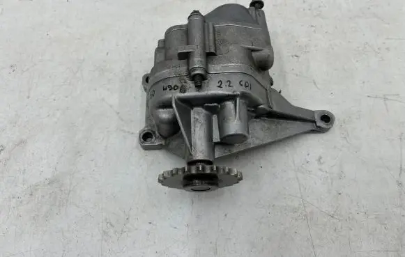 Mercedes-Benz Sprinter W906 Oil pump A6461810247 A6111810201