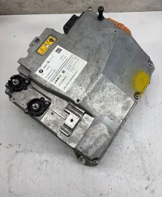 Voltage converter inverter