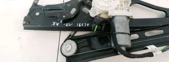 Mercedes-Benz E W211 Front door window regulator motor A2118202942