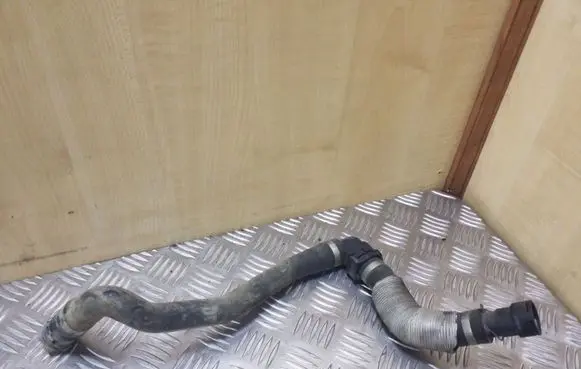 Volvo V50 Engine coolant pipe/hose