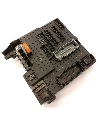 Volvo XC90 Fuse module 30728512 28017881