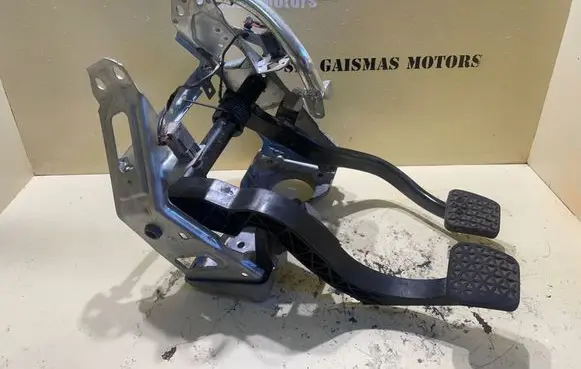 Opel Vectra C Pedal assembly 180080012