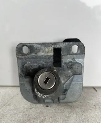 Volvo S80 Tailgate exterior lock 31253043